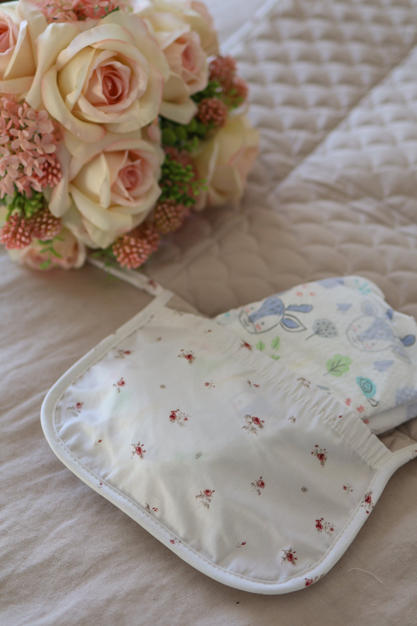 Matelas à langer - Fleurs modernes